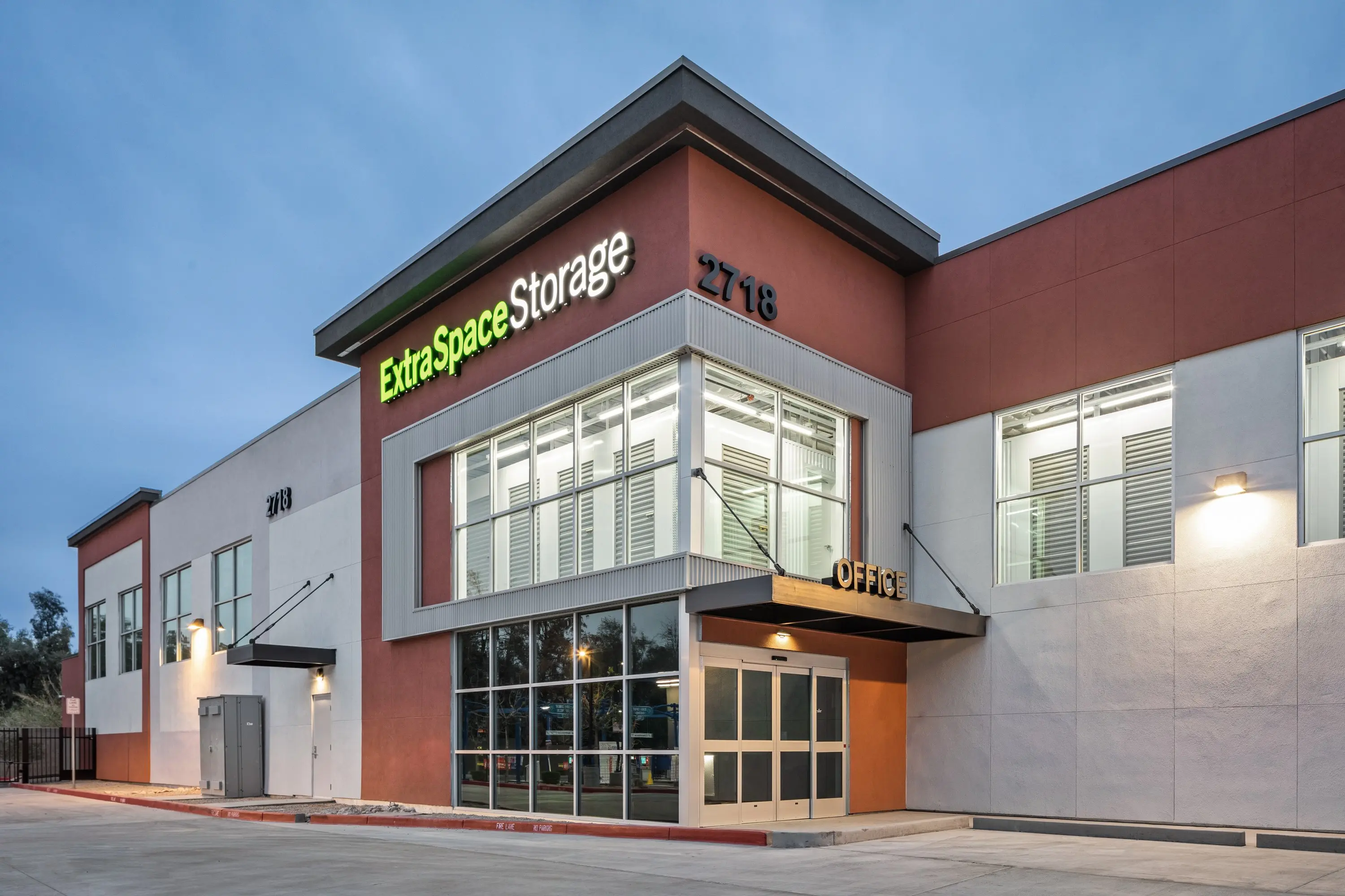 Glendale Self Storage building, photo 1 of 4