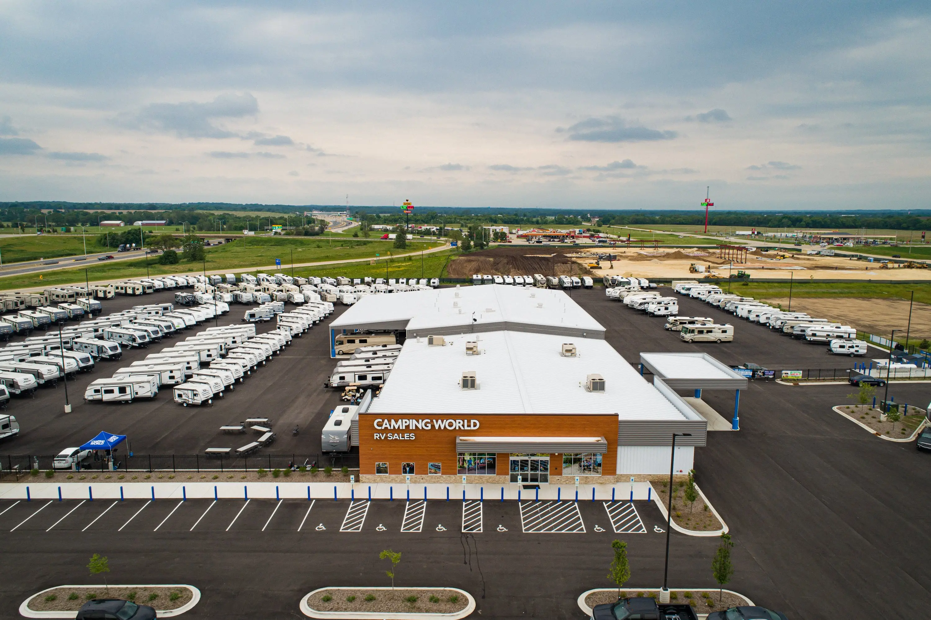 Camping World Roscoe dealership and site, photo 2 of 2