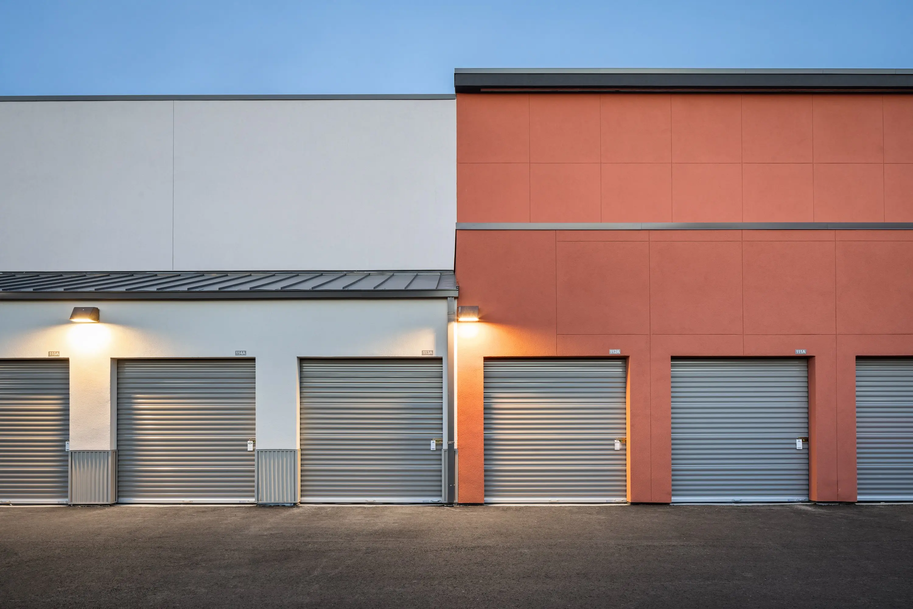 Glendale Self Storage building, photo 3 of 4